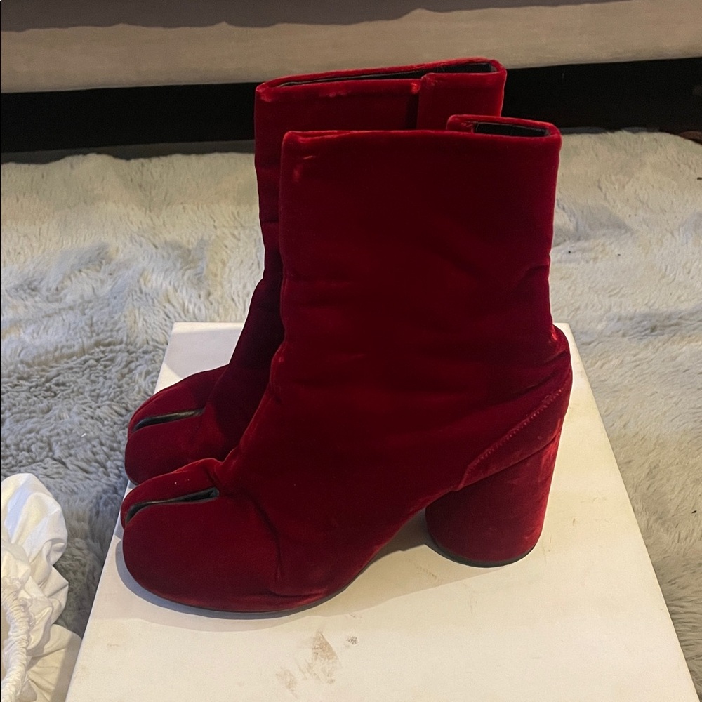 Maison Martin Margiela Red Velvet Tabi Heeled Boots 37 7 - Picture 3 of 12